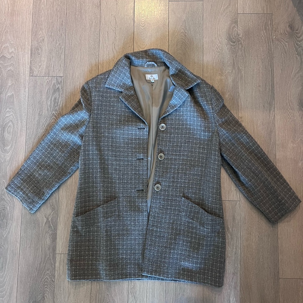 Fall style neutral blazer